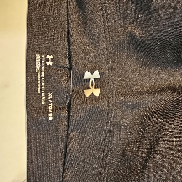 Under Armour Sports Black Bra Racer Back Adjustable Straps Style 1372559 Womens - Picture 12 of 12